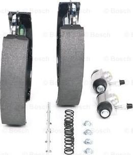 BOSCH 0 204 114 682 - Kit freno, freni a tamburo www.autoricambit.com