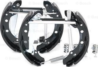 BOSCH 0 204 114 682 - Kit freno, freni a tamburo www.autoricambit.com