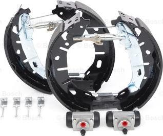 BOSCH 0 204 114 687 - Kit freno, freni a tamburo www.autoricambit.com