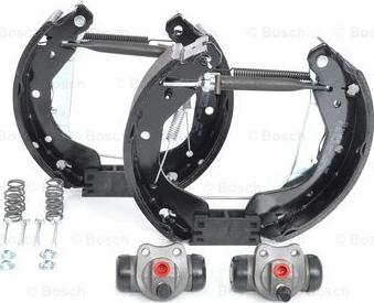 BOSCH 0 204 114 630 - Kit freno, freni a tamburo www.autoricambit.com