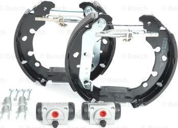 BOSCH 0 204 114 625 - Kit freno, freni a tamburo www.autoricambit.com