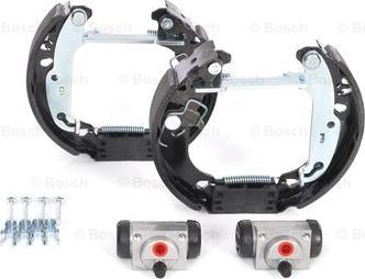 BOSCH 0 204 114 620 - Kit freno, freni a tamburo www.autoricambit.com