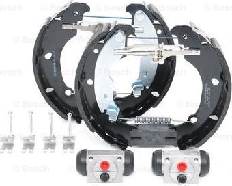 BOSCH 0 204 114 621 - Kit freno, freni a tamburo www.autoricambit.com