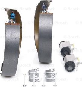 BOSCH 0 204 114 622 - Kit freno, freni a tamburo www.autoricambit.com