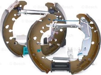 BOSCH 0 204 114 622 - Kit freno, freni a tamburo www.autoricambit.com