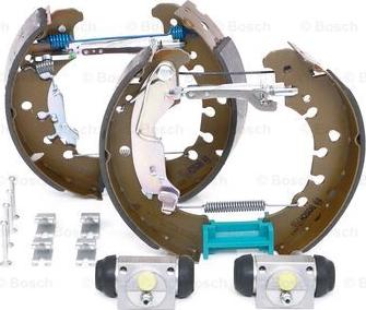 BOSCH 0 204 114 622 - Kit freno, freni a tamburo www.autoricambit.com