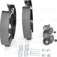 BOSCH 0 204 114 040 - Kit freno, freni a tamburo www.autoricambit.com