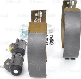 BOSCH 0 204 114 056 - Kit freno, freni a tamburo www.autoricambit.com