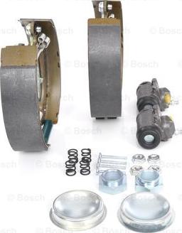 BOSCH 0 204 114 056 - Kit freno, freni a tamburo www.autoricambit.com