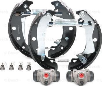 BOSCH 0 204 114 062 - Kit freno, freni a tamburo www.autoricambit.com