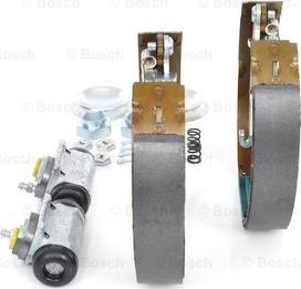 BOSCH 0 204 114 039 - Kit freno, freni a tamburo www.autoricambit.com