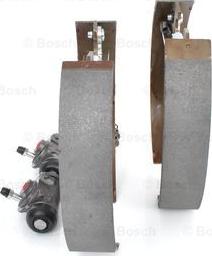 BOSCH 0 204 114 036 - Kit freno, freni a tamburo www.autoricambit.com