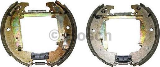 BOSCH 0 204 114 031 - Kit freno, freni a tamburo www.autoricambit.com