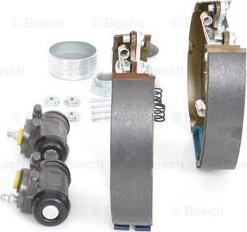 BOSCH 0 204 114 027 - Kit freno, freni a tamburo www.autoricambit.com