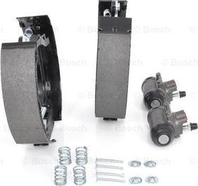 BOSCH 0 204 114 073 - Kit freno, freni a tamburo www.autoricambit.com