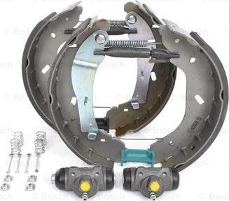 BOSCH 0 204 114 194 - Kit freno, freni a tamburo www.autoricambit.com