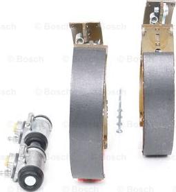 BOSCH 0 204 114 154 - Kit freno, freni a tamburo www.autoricambit.com