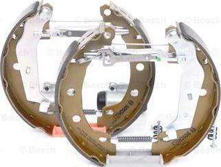 BOSCH 0 204 114 154 - Kit freno, freni a tamburo www.autoricambit.com