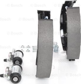 BOSCH 0 204 114 156 - Kit freno, freni a tamburo www.autoricambit.com