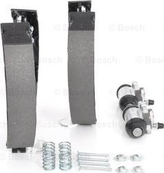 BOSCH 0 204 114 156 - Kit freno, freni a tamburo www.autoricambit.com