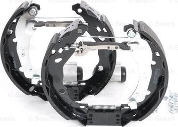 BOSCH 0 204 114 152 - Kit freno, freni a tamburo www.autoricambit.com