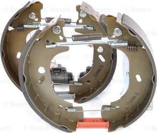 BOSCH 0 204 114 103 - Kit freno, freni a tamburo www.autoricambit.com