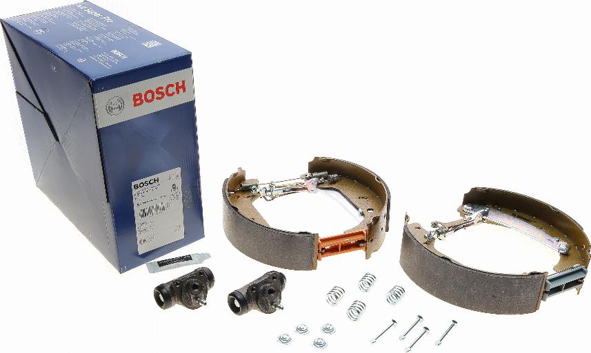 BOSCH 0 204 114 112 - Kit freno, freni a tamburo www.autoricambit.com