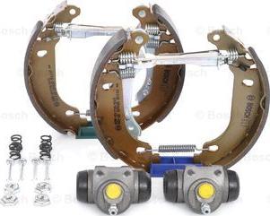 BOSCH 0 204 114 127 - Kit freno, freni a tamburo www.autoricambit.com