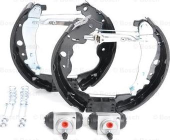 BOSCH 0 204 114 896 - Kit freno, freni a tamburo www.autoricambit.com