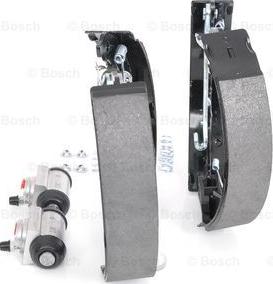 BOSCH 0 204 114 896 - Kit freno, freni a tamburo www.autoricambit.com