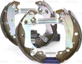 BOSCH 0 204 114 204 - Kit freno, freni a tamburo www.autoricambit.com