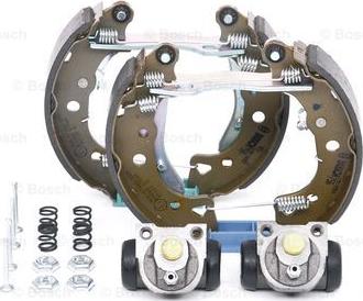 BOSCH 0 204 114 200 - Kit freno, freni a tamburo www.autoricambit.com