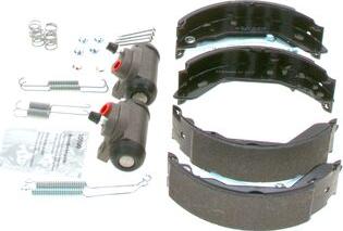 BOSCH 0 204 113 523 - Kit freno, freni a tamburo www.autoricambit.com