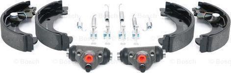 BOSCH 0 204 113 696 - Kit freno, freni a tamburo www.autoricambit.com