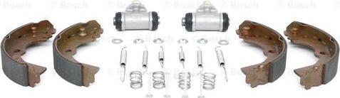 BOSCH 0 204 113 697 - Kit freno, freni a tamburo www.autoricambit.com