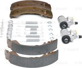 BOSCH 0 204 113 697 - Kit freno, freni a tamburo www.autoricambit.com