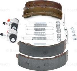 BOSCH 0 204 113 604 - Kit freno, freni a tamburo www.autoricambit.com