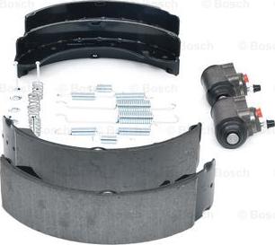 BOSCH 0 204 113 602 - Kit freno, freni a tamburo www.autoricambit.com