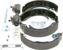 BOSCH 0 204 113 617 - Kit freno, freni a tamburo www.autoricambit.com