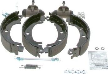 BOSCH 0 204 113 671 - Kit freno, freni a tamburo www.autoricambit.com