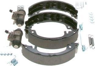 BOSCH 0 204 113 671 - Kit freno, freni a tamburo www.autoricambit.com