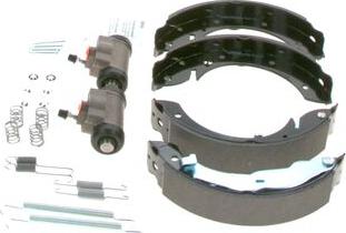 BOSCH 0 204 113 678 - Kit freno, freni a tamburo www.autoricambit.com