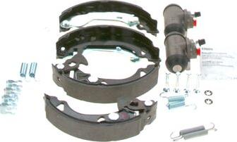 BOSCH 0 204 113 672 - Kit freno, freni a tamburo www.autoricambit.com