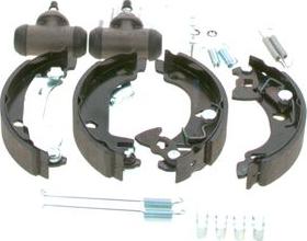 BOSCH 0 204 113 672 - Kit freno, freni a tamburo www.autoricambit.com