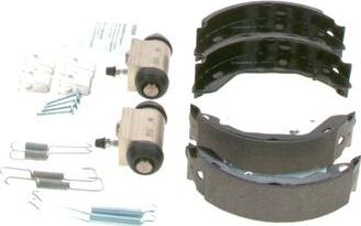 BOSCH 0 204 113 741 - Kit freno, freni a tamburo www.autoricambit.com