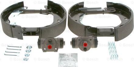 BOSCH 0 204 211 392 - Kit freno, freni a tamburo www.autoricambit.com