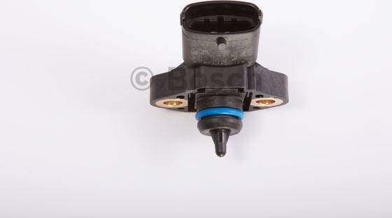 BOSCH 0 281 006 123 - Sensore, Temperatura/Pressione olio www.autoricambit.com