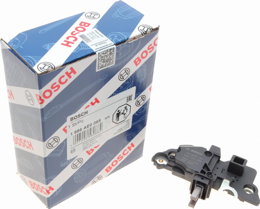 BOSCH 1 986 AE0 065 - Regolatore di tensione del generatore www.autoricambit.com