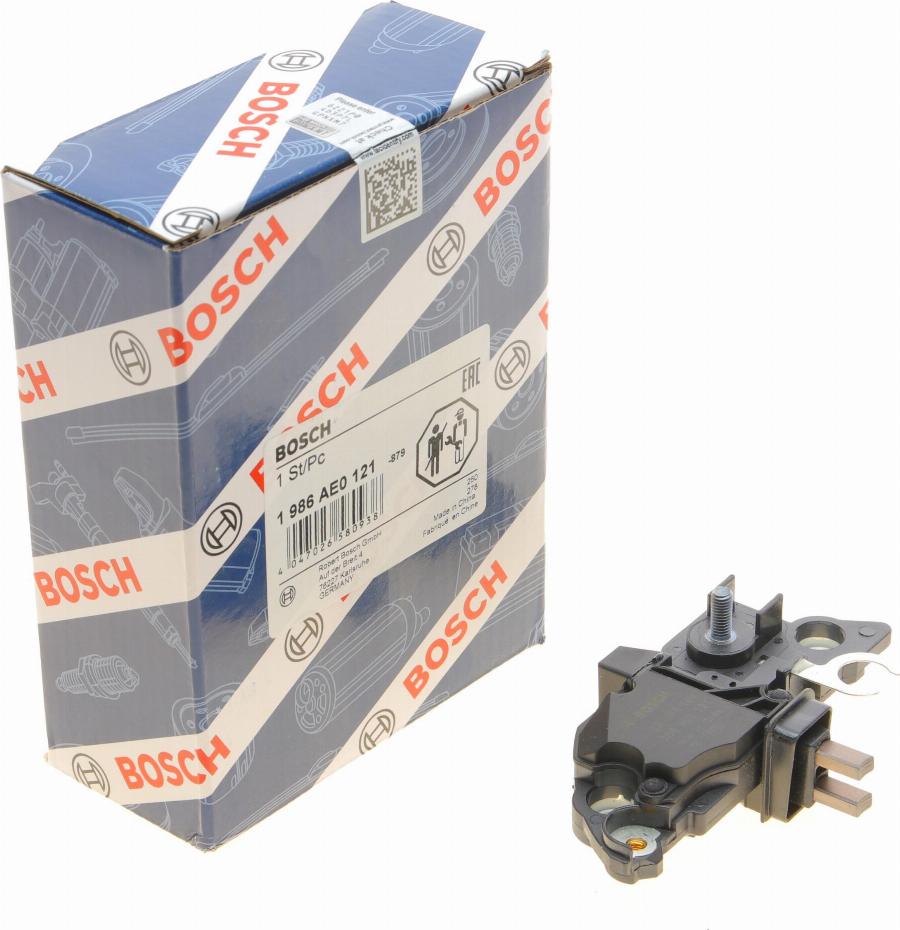 BOSCH 1 986 AE0 121 - Regolatore di tensione del generatore www.autoricambit.com