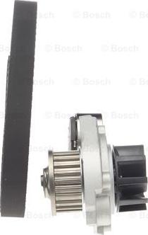 BOSCH 1 987 946 467 - Pompa acqua + Kit cinghie dentate www.autoricambit.com